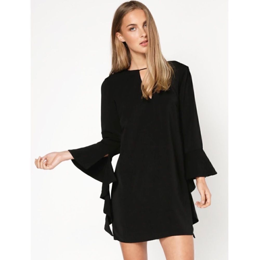 C/MEO Collective Black Spelout Flounce Long Sleeve Sheath Dress Small NWT